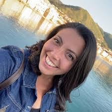 Maria Constantine's Instagram, Twitter & Facebook