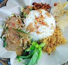 Tahu lembut ditambah bumbu kacang yang gurih dan manis bisa jadi cemilan atau teman makan nasi. Waroeng Nasi Pecel Mbak Ambar Photos Facebook