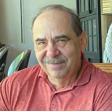 Artist Spotlight: Tom Gonzalez Tom Gonzalez, born and raised in Havana,  Cuba for his first ten years before moving to the Atlanta, Ga in1970. He  attended The Atlanta College of Art which