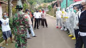 Lowongan kerja bank, bumn, cpns dan seluruh perusahaan yang ada di indonesia juli 2021. Ada Warga Positif Rapid Test Dijemput Paksa Lingkungan Citangtu Kuningan Disemprot Disinfektan Tribun Cirebon