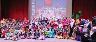 Muhammad izz aizat bin mohamad j. Tiga Elemen Dalam Satu Persembahan Pressreader