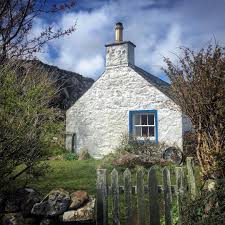 Isle Of Muck Cosy Cottage Have A Great Weekend Everyone Ferg Scottish Cottages Cottage Beautiful Places