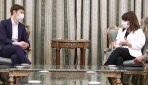 Ανάρμοστη η εμφάνιση της κατερίνας σακελλαροπούλου στη ρόδο! Katerina Sakellaropoyloy Eley8eria Online