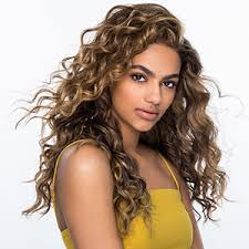 See more ideas about curly hair cuts, curly hair styles, hair styles. Color Wow Dream Coat For Curly Hair 200ml Silikonfreies Stylingspray Fur Naturlich Gewellte Oder Lockige Haare Sorgt Fur Halt Und Glanz Amazon De Premium Beauty