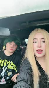 Día de Pelucas: Experiencia Divertida en Restaurante