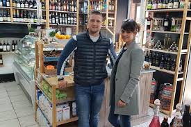 Maison de village sur 3 étages, grand confort avec cheminée, entièrement rénovée. Pres De Saint Malo Une Epicerie De Village Cherche Un Repreneur Le Pays Malouin