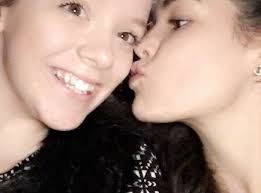 AKA Dance Studios បានបញ្ចូលរូបថតថ្មីមួយ ។