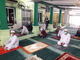 Waktu doa hari ini di melaka akan bermula pada 05:45 (matahari terbit) dan selesai di 20:28 (isyak). Boleh Solat Jumaat Lebih 250 Orang Di Melaka