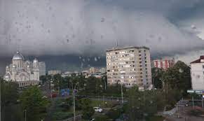 O nouă avertizare de tornadă valabilă în românia. Cod RoÈ™u De FurtunÄƒ PuternicÄƒ In CapitalÄƒ È™i In È›arÄƒ Mai Multe Persoane Au Fost RÄƒnite Ce AnunÈ› A FÄƒcut Anm Pentru Luni Impact