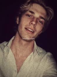 Damian y Poe Verne: Aventura en Wattpad