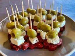 Recette De Brochettes Chorizo Feta Olives Cuisine Blog Recette Recette Apero Dinatoire Facile Recette Apero Facile Aperitif Dinatoire