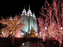 Christmas Photos From Utah Reveal The Spirit Of Holiday Temple Square Christmas Lights Temple Square Lds Temples