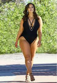 Ashley graham gets an a+ for giving us an inclusive swimwear line that's actually trendy, but the sizing is too weird to overlook. Ashley Graham S Swimsuits For All Ads Are Completely Unedited Glam