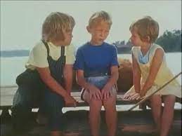 Johan, niklas, teddy och freddy tar med sig båtsman på en roddtur. Jag Tycker Du Ar Dum Vi Pa Saltkrakan The Good Old Days Good Old Olds
