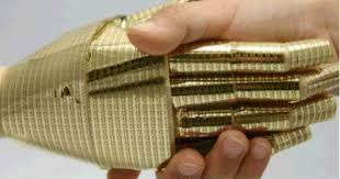 Takao Someya A Professor At The University Of Tokyo S School Of Engineering Has Developed A Type Of Electronic Skin Tokyo School School Of Engineering Skin