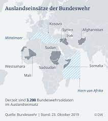 Mit ihrer europäischen trainingsmission mali unterstützt die europäische union die malische regierung dabei, die sicherheit und stabilität im land wiederherzustellen. Sorge Um Deutsche Soldaten In Mali Afrika Dw 19 08 2020