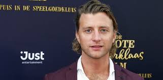 Jan Versteegh schaamt zich voor opleiding: 'Ben de laagst opgeleide persoon  in mijn gezin'