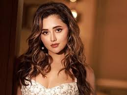 Rs 3.5 crore debt, no home: Actress Rashami Desai recalls living in car  after divorce - The Economic Times