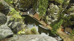 Letar du efter jakt och natur till låga priser? Hur Man Kommer Med Bil Till Tjeckien Tjeckien Tjeckiska Schweiz Nationalpark Tjeckien Schweiz Eller Forlorat I Den Forlorade Varlden