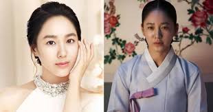 Bà dì tuổi 50 từng dính tin yêu con trai của bạn thân tái xuất trong phim  mới, rating mở màn cao bất ngờ