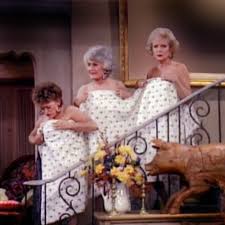 BRB making the reservations myself so I don't end up like this… ALWAYS 👏  DRESS 👏 FOR 👏 DINNER. #GoldenGirls #BlancheDevereaux #DorothyZbornak  #RoseNylund