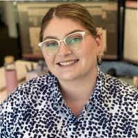 60+ perfiles de «Tegan»