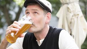 Es wird klar, dass es sich beim alkoholismus um eine weit verbreitete krankheit handelt, die sich in verschiedenen stufen entwickelt. Alkohol Drei Typische Irrtumer Uber Alkoholabbau