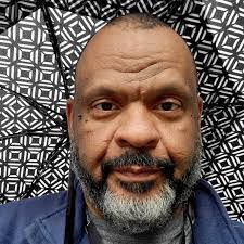 Lindsay Brooks's Instagram, Twitter & Facebook