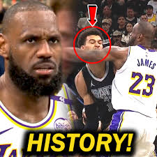 HISTORIC NIGHT!! Bagong milestone ni LeBron nabatrip sa Rookie, mala  playoffs ang laban!