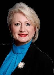 Jill Renshaw's Instagram, Twitter & Facebook