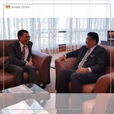 Koleksi teks ucapan kppa datuk seri borhan bin dolah. Wisma Putra On Twitter Courtesy Call By Sec Gen Dato Sri Ikramshahrul On The Director General Of Public Service Datuk Seri Borhan Bin Dolah On 25 January 2019 Https T Co Q2f34ndgbd