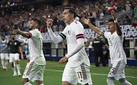 El integrante de la selección de méxico después del encontronazo cayó sin sentido. 6xkcfnld5vjcxm