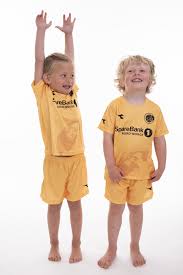 Dette er bodø/glimt sin offisielle nettbutikk. Glimt Draktsett Barn 2020