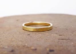 18k Gold Wedding Band Hammered 18k Gold Ring 2mm Etsy Gold Wedding Band 18k Gold Ring 18k Gold Wedding Bands