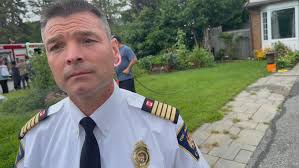 Maisons en rangée incendiées à Ottawa : quatre personnes emmenées à  l'hôpital