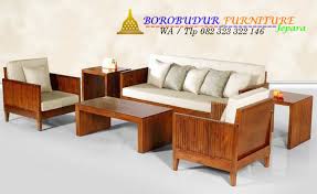 Rumah berdesain modern akan terlihat makin cantik dan nyaman dengan penggunaan model kursi kayu ini. Kursi Tamu Jati Minimalis Modern Borobudur Furniture Jepara