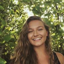 Elizabeth Stagg's Instagram, Twitter & Facebook