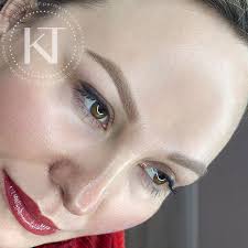 Beautiful Moments/Cosmetic & Nail Studio