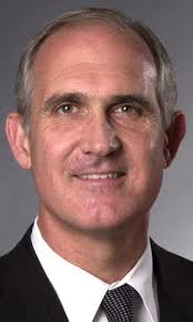 News & Record publisher Van King to retire in 2004