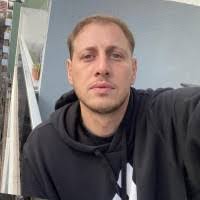 Daniel Kahane's Instagram, Twitter & Facebook