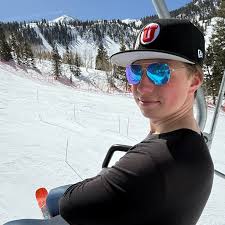 Next up in our month-long celebration of #SBSEFSeniors — meet Evan Easley,  part of the #ClassOf2025! 🎓💙💚 Evan is graduating with honors from Weber  Innovation High School this spring, and he's headed