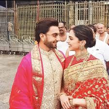 Deepika Padukone And Ranveer Singh Look Smitten In Love As They Seek Blessings At Tirupat Indian Wedding Couple Photography Indian Wedding Couple Ranveer Singh