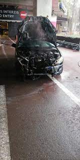 Potrivit acestora, clienții nu sunt în pericol. Incendiu La Mall O MaÈ™inÄƒ A Luat Foc In Parcarea SubteranÄƒ