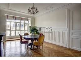 Die zeiten, in denen es bei reichen ausländern als schick galt, sich eine wohnung in paris zu. Altbau Apartment In Paris Mit Stuck Parisienne Immobilienmarkt Faz Net Wohnung Wohnung Kaufen Haus Einrichten