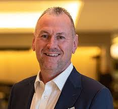 Robert Mangham's Instagram, Twitter & Facebook