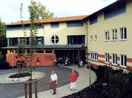 Herzlich wilkommen im haus lindenhof. Stiftung Haus Lindenhof