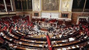 Liberté, égalité, fraternité | l'assemblée nationale est le cœur de la démocratie française. France Des Deputes Contestent La Presence D Une Femme Voilee A L Assemblee Nationale
