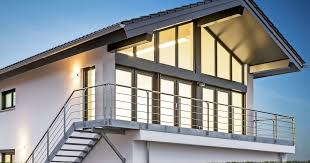 Aussentreppe Verbindet Balkon Und Garten