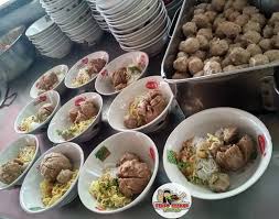 Terkenal dengan bakso rudal besarnya yang kaya akan daging membuat kedai yang berlokasi di jalan pandu raya, bogor, ini tidak pernah sepi pengunjung. Setelah Kemarin Tutup Hari Ini Bakso Berkah Ponorogo Facebook