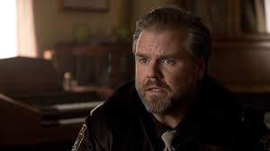 Watch Dirk Gently's Holistic Detective Agency Fans of Wet Circles S2 E2